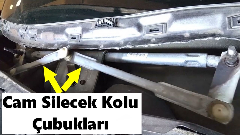 Silecek motoru çalışınca, cam sileceği kollarını hareket ettirir